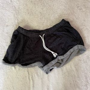 Medium black sweat shorts